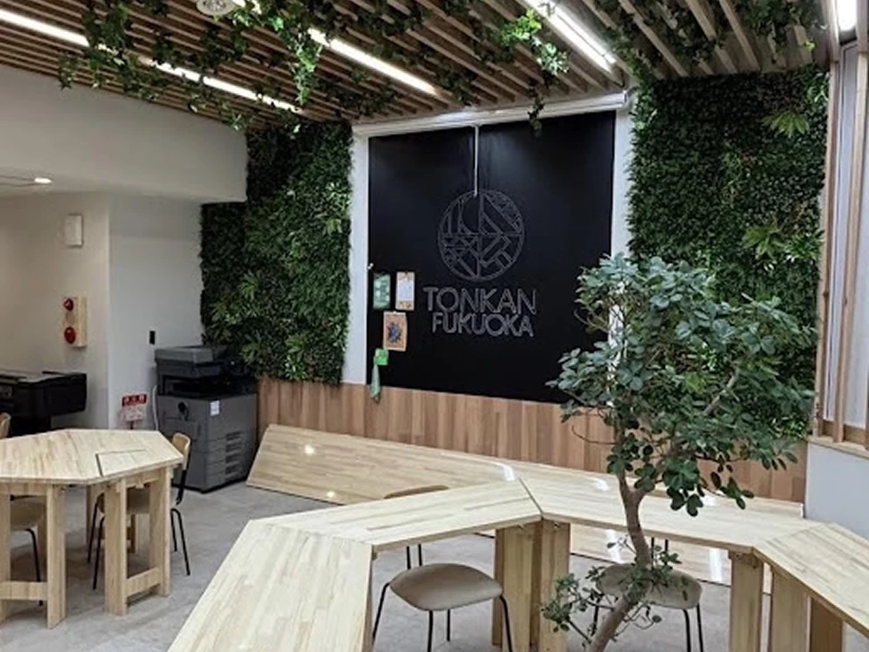 内装（福岡TONKAN）