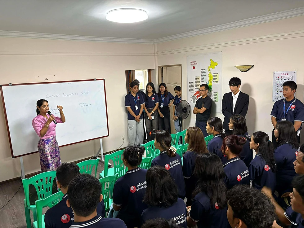 ミャンマーの日本語学校でのキャリアガイダンスの様子